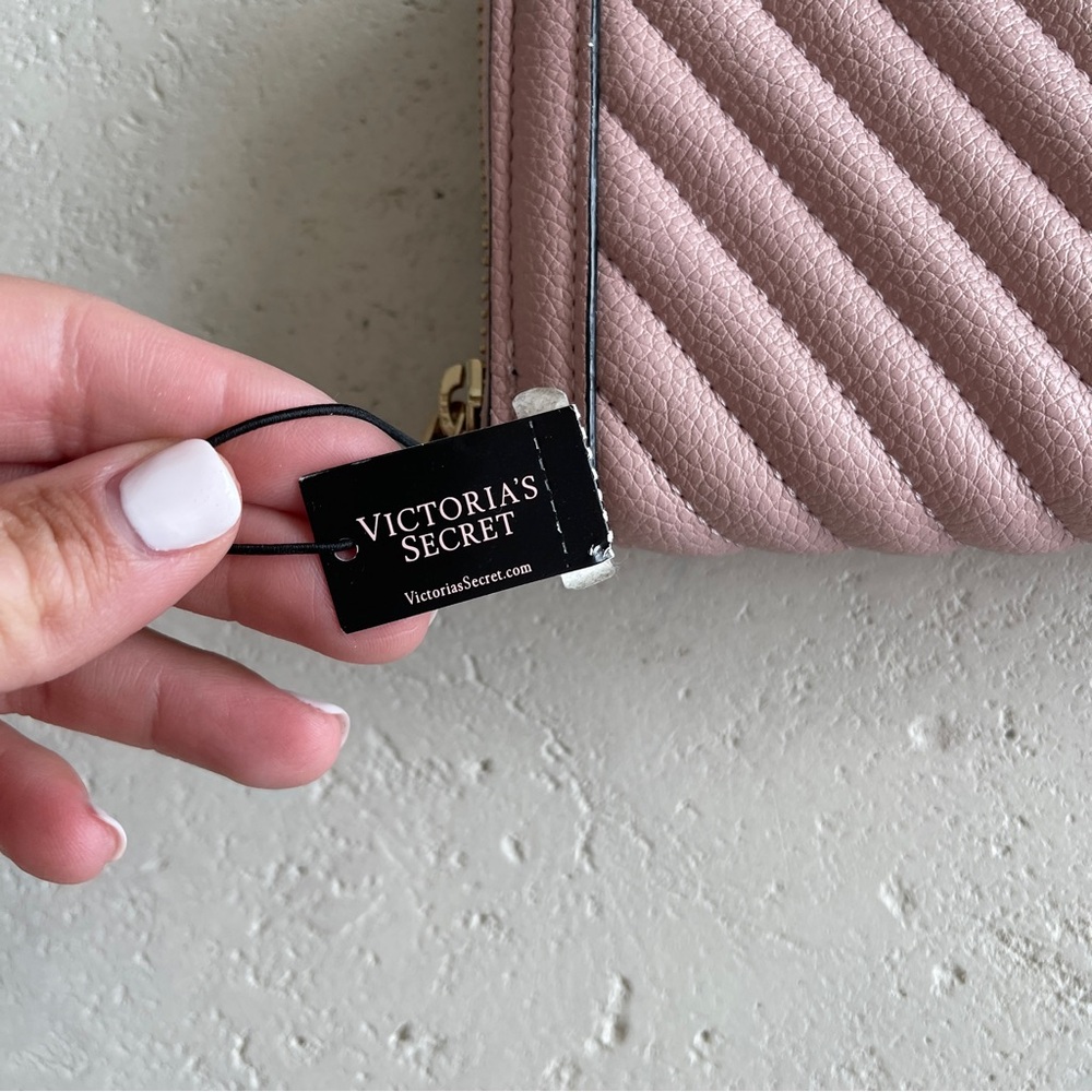 Victoria's Secret Large Quilted Women’s Wallet with Zip Pink - Picture 3 of 7